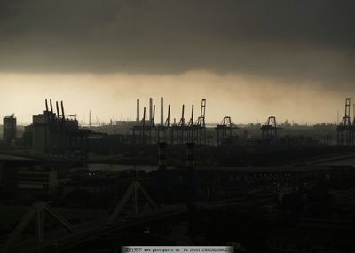 暴風(fēng)席卷旅游業(yè) 國內(nèi)旅游經(jīng)營服務(wù)的新挑戰(zhàn)